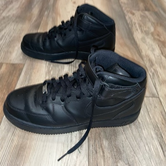 Nike AIR FORCE 1 MID - Picture 2 of 4